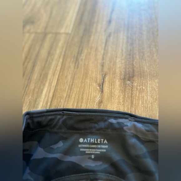 Athleta women’s ultimate camo 7/8 tight size small - Picture 4 of 5